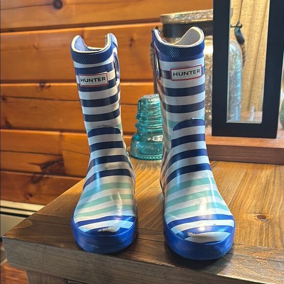 Hunter Blue and White Rain & Snow Boots - Picture 1 of 11